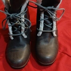 Time and Tru Black Winter Boots with White Laces